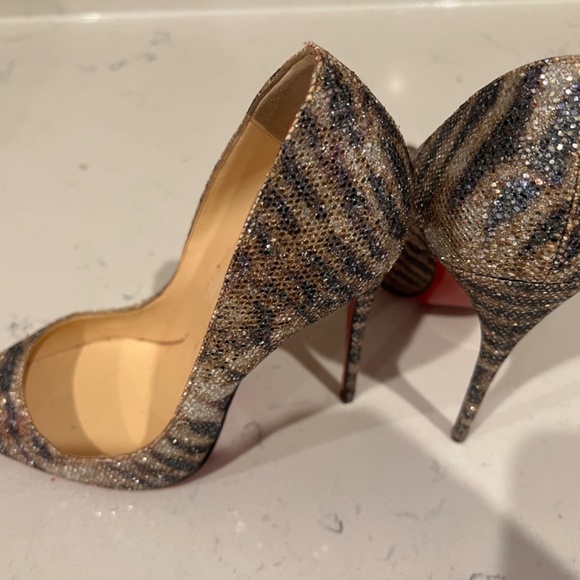 Christian Louboutin Pumps - Picture 2 of 5